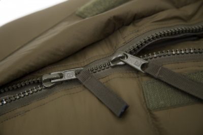 9768_xp-down-1000_olive_10 CARINTHIA Slaapzak XP Down 1000 Detail