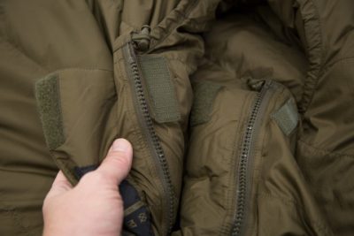 9769_xp-down-1000_olive_11 CARINTHIA Slaapzak XP Down 1000 Detail